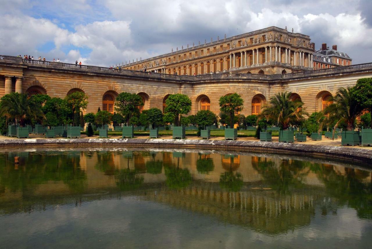 Les Petits Apparts Versailles Exterior photo